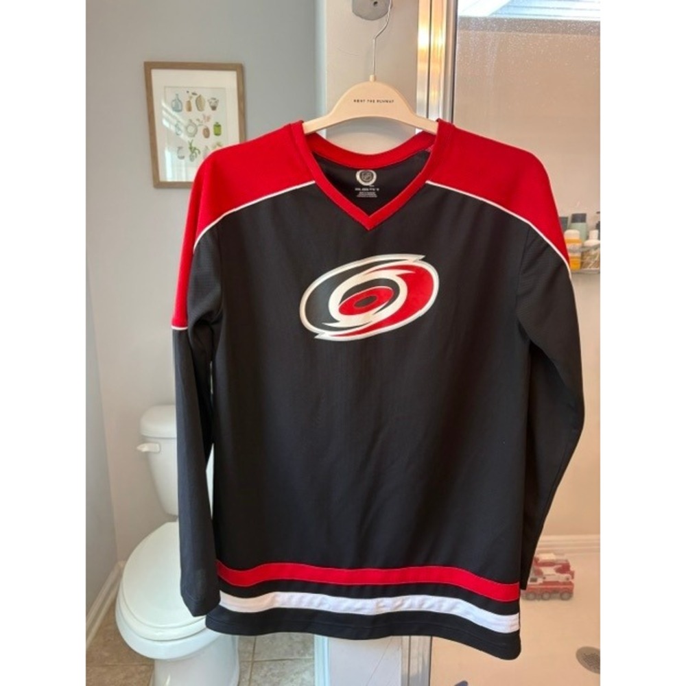 Carolina Hurricanes NHL Youth XXL 18 Hockey Jersey Shirt Black Red Long Sleeves